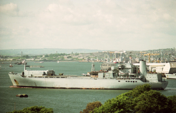 RFA Reliant A131 Royal Fleet Auxiliary helicopter support ship Photo Print or Framed Print - Hampshire Prints