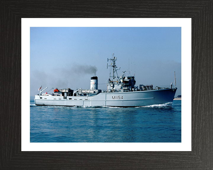 HMS Kellington M1154 | Photo Print | Framed Print | Ton Class | Minesweeper | Royal Navy