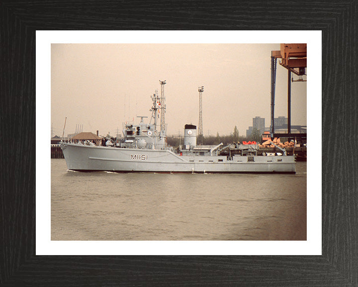 HMS Iveston M1151 Royal Navy Ton Class Minesweeper Photo Print or Framed Print - Hampshire Prints