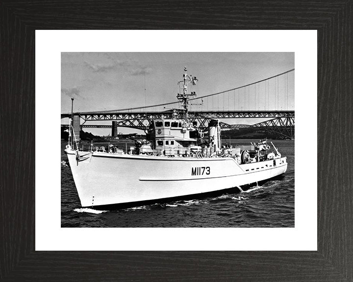 HMS Pollington M1173 | Photo Print | Framed Print | Ton Class | Minesweeper | Royal Navy - Hampshire Prints