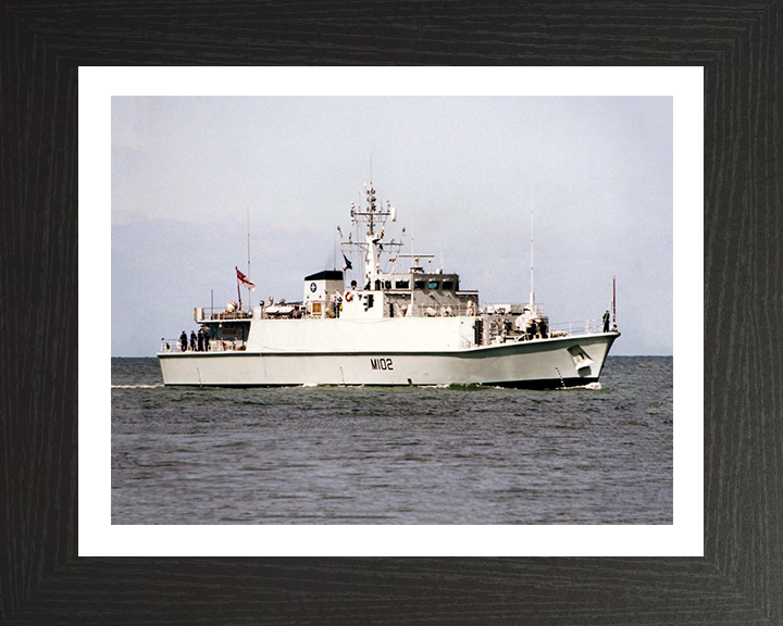 HMS Inverness M102 Royal Navy Sandown class minehunter Photo Print or Framed Print - Hampshire Prints