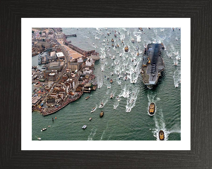 HMS Hermes R12 Royal Navy Aircraft carrier Falklands return Photo Print or Framed Print - Hampshire Prints