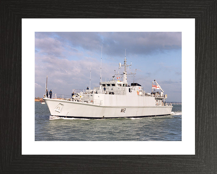 HMS Shoreham M112 Royal Navy Sandown class minehunter Photo Print or Framed Print - Hampshire Prints