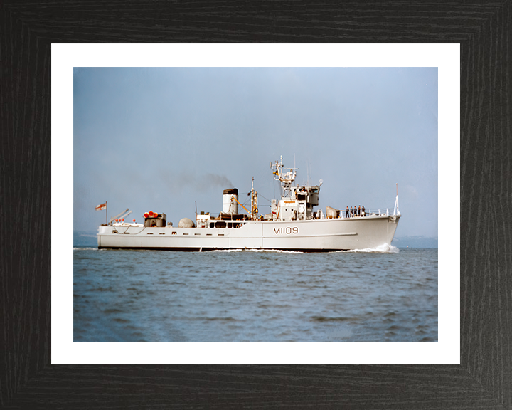 HMS Bickington M1109 | Photo Print | Framed Print | Ton Class | Minesweeper | Royal Navy