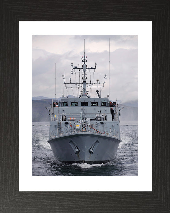 HMS Ramsey M110 Royal Navy Sandown class minehunter Photo Print or Framed Print - Hampshire Prints