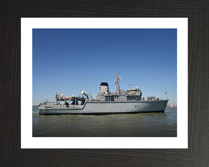 HMS Middleton M34 Royal Navy Hunt class mine countermeasures vessel Photo Print or Framed Print - Hampshire Prints