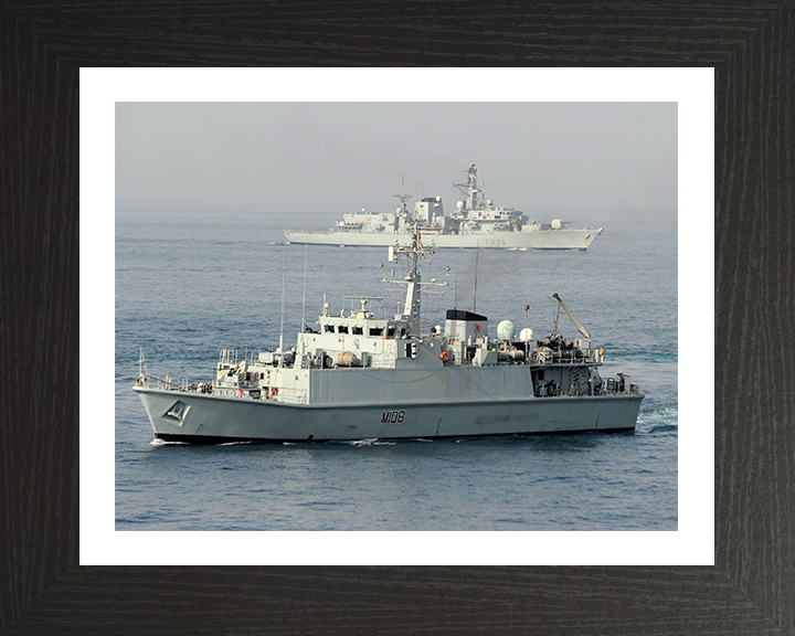 HMS Grimsby M108 | Photo Print | Framed Print | Sandown Class | Minehunter | Royal Navy