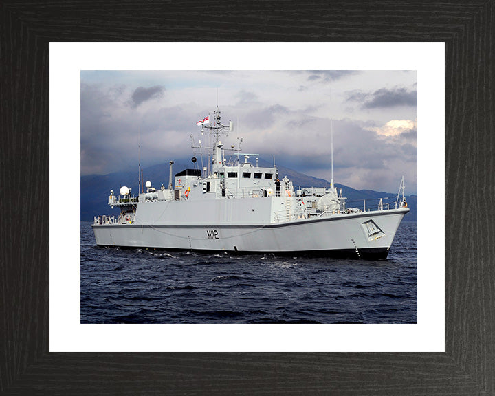 HMS Shoreham M112 Royal Navy Sandown class minehunter Photo Print or Framed Print - Hampshire Prints