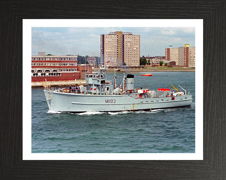 HMS Alfriston M1103 | Photo Print | Framed Print | Ton Class | Minesweeper | Royal Navy