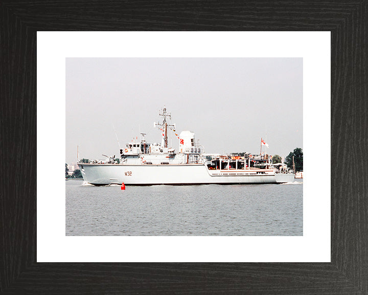 HMS Cottesmore M32 Royal Navy Hunt class minehunter Photo Print or Framed Print - Hampshire Prints