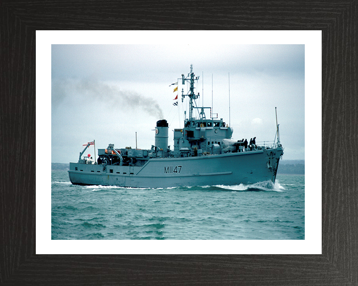 HMS Hubberston M1147 | Photo Print | Framed Print | Ton Class | Minesweeper | Royal Navy