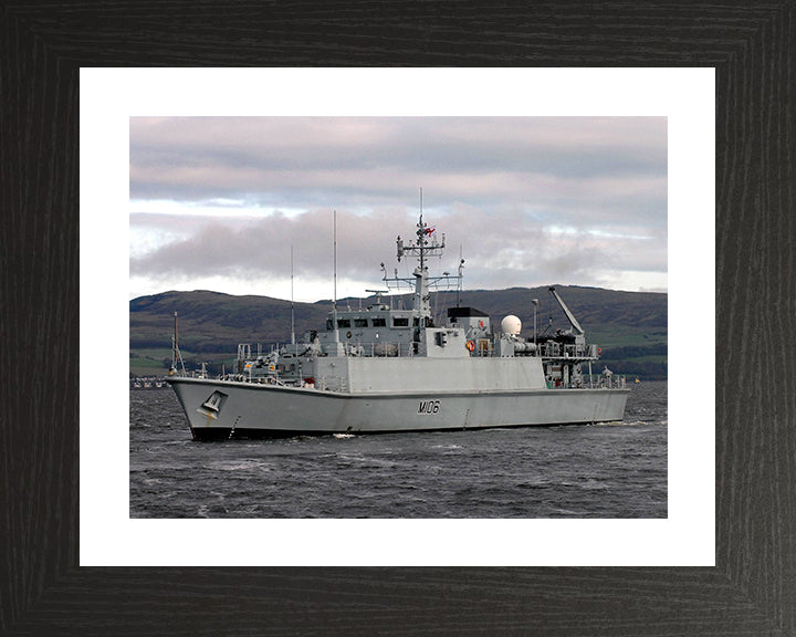 HMS Penzance M106 Royal Navy Sandown class minehunter Photo Print or Framed Print - Hampshire Prints