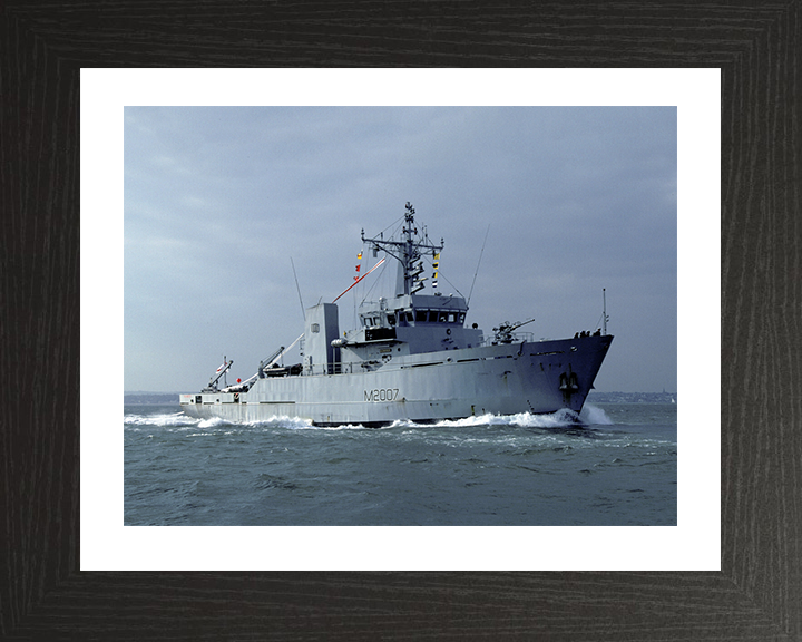 HMS Humber M2007 Royal Navy River class minesweeper Photo Print or Framed Print - Hampshire Prints