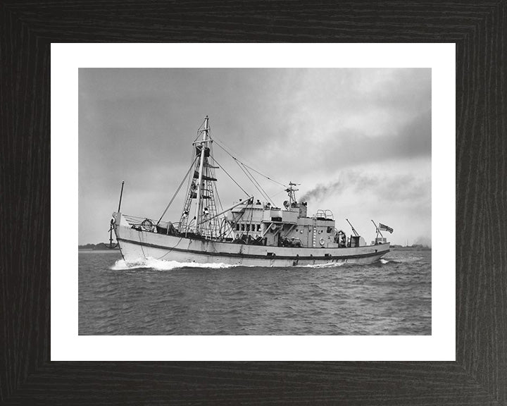 HMS MMS 1717 (J517) Royal Navy MMS Class Minesweeper Photo Print or Framed Print - Hampshire Prints