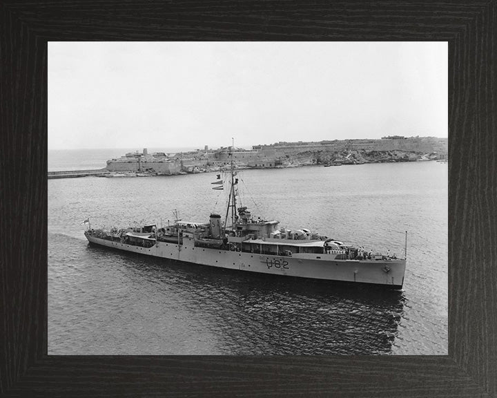 HMS Magpie U82 Royal Navy Modified Black Swan Class sloop Photo Print or Framed Print - Hampshire Prints