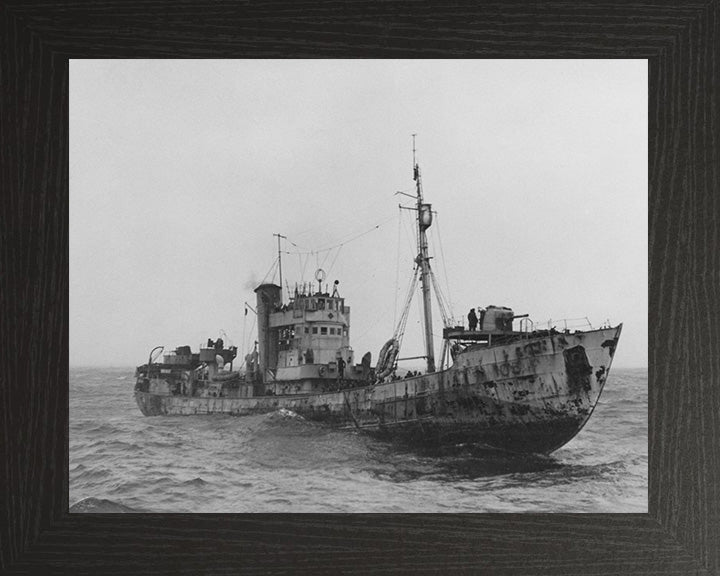 HMS Northern Pride FY105 Royal Navy Fish class anti submarine warfare trawler Photo Print or Framed Print - Hampshire Prints