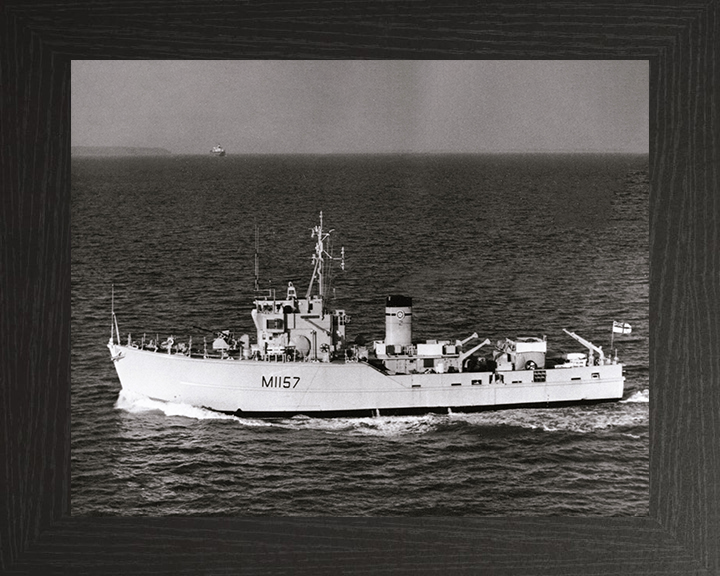 HMS Kirkliston M1157 | Photo Print | Framed Print | Ton Class | Minesweeper | Royal Navy