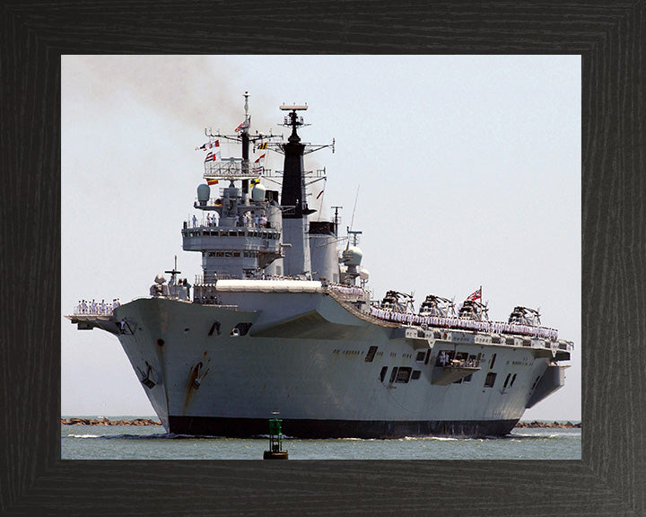 HMS Invincible R05 Royal Navy Invincible Class aircraft carrier Photo Print or Framed Print - Hampshire Prints