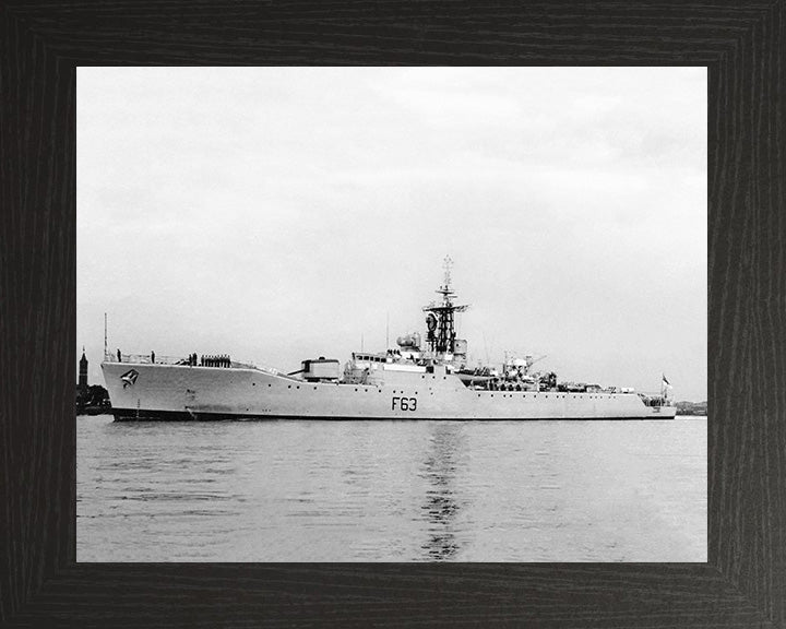 HMS Scarborough F63 Royal Navy Whitby class frigate Photo Print or Framed Print - Hampshire Prints