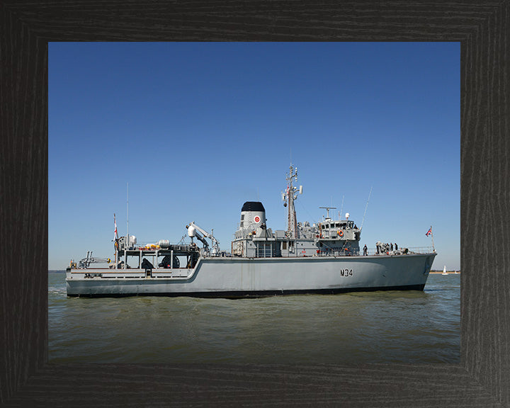 HMS Middleton M34 Royal Navy Hunt class mine countermeasures vessel Photo Print or Framed Print - Hampshire Prints