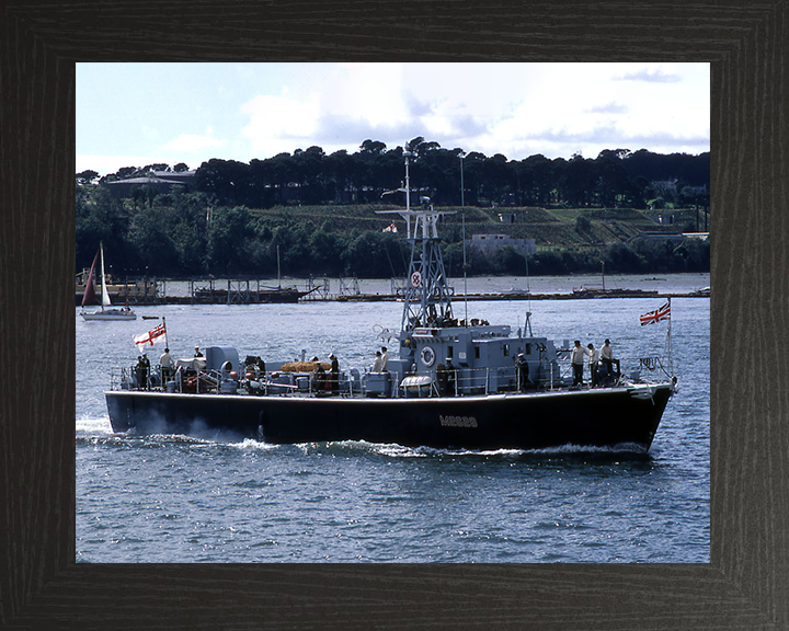 HMS Flintham M2628 | Photo Print | Framed Print | Ham Class | Minesweeper | Royal Navy