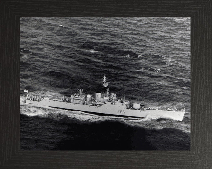 HMS Tenby F65 Royal Navy Whitby Class Frigate Photo Print or Framed Print - Hampshire Prints