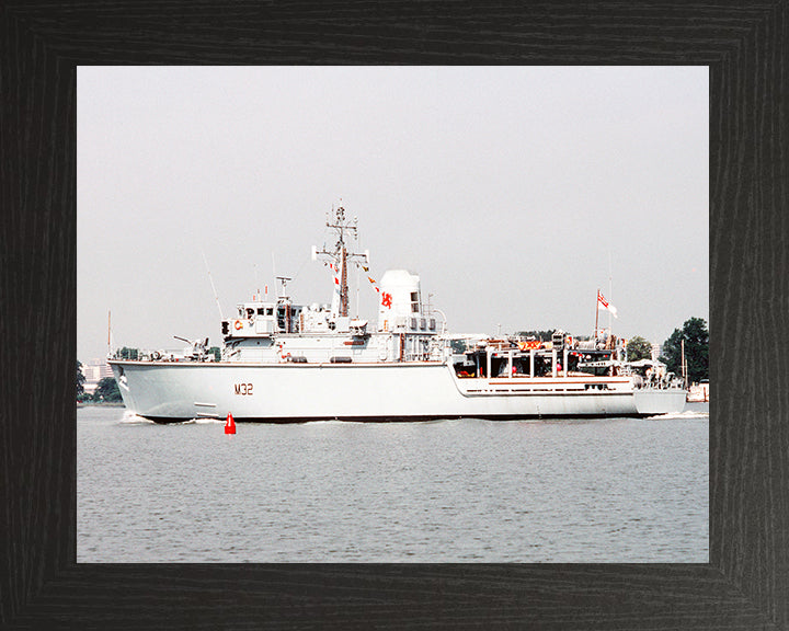 HMS Cottesmore M32 Royal Navy Hunt class minehunter Photo Print or Framed Print - Hampshire Prints