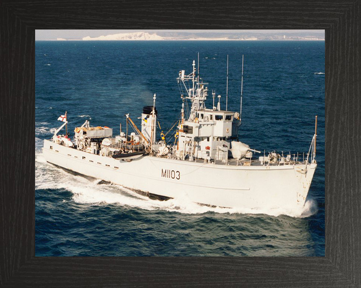 HMS Alfriston M1103 | Photo Print | Framed Print | Ton Class | Minesweeper | Royal Navy