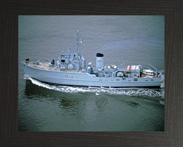 HMS Hubberston M1147 | Photo Print | Framed Print | Ton Class | Minesweeper | Royal Navy