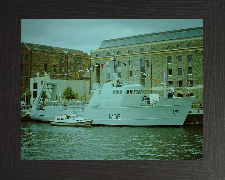 HMS Venturer M08 Royal Navy Converted minesweeper Photo Print or Framed Print - Hampshire Prints