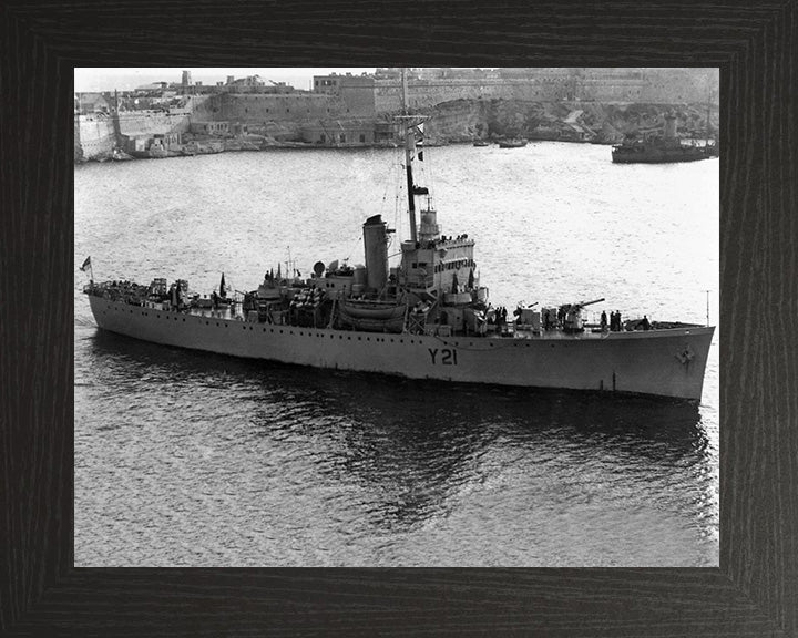 HMS Sennen Y21 Royal Navy Banff class sloop Photo Print or Framed Print - Hampshire Prints