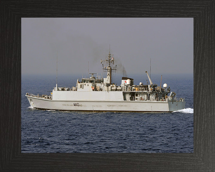 HMS Ramsey M110 Royal Navy Sandown class minehunter Photo Print or Framed Print - Hampshire Prints