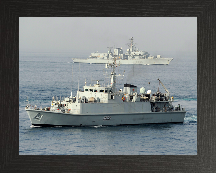 HMS Grimsby M108 | Photo Print | Framed Print | Sandown Class | Minehunter | Royal Navy