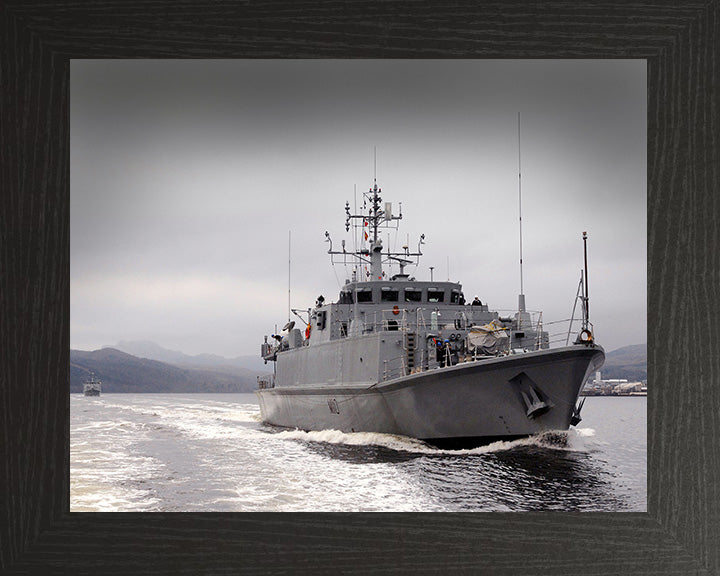 HMS Ramsey M110 Royal Navy Sandown class minehunter Photo Print or Framed Print - Hampshire Prints