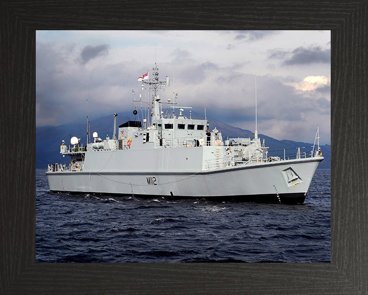 HMS Shoreham M112 Royal Navy Sandown class minehunter Photo Print or Framed Print - Hampshire Prints