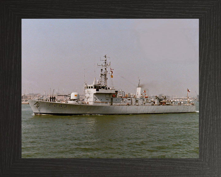 HMS Swift P243 Royal Navy Peacock Class Patrol Vessel Photo Print or Framed Print - Hampshire Prints