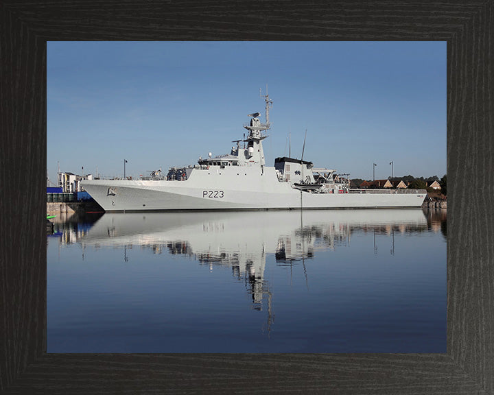 HMS Medway P223 | Photo Print | Framed Print | River Class | Patrol Vessel | Royal Navy - Hampshire Prints