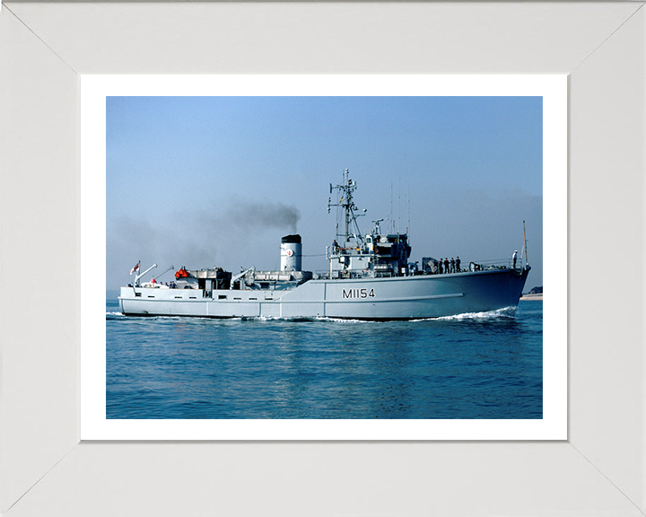 HMS Kellington M1154 | Photo Print | Framed Print | Ton Class | Minesweeper | Royal Navy