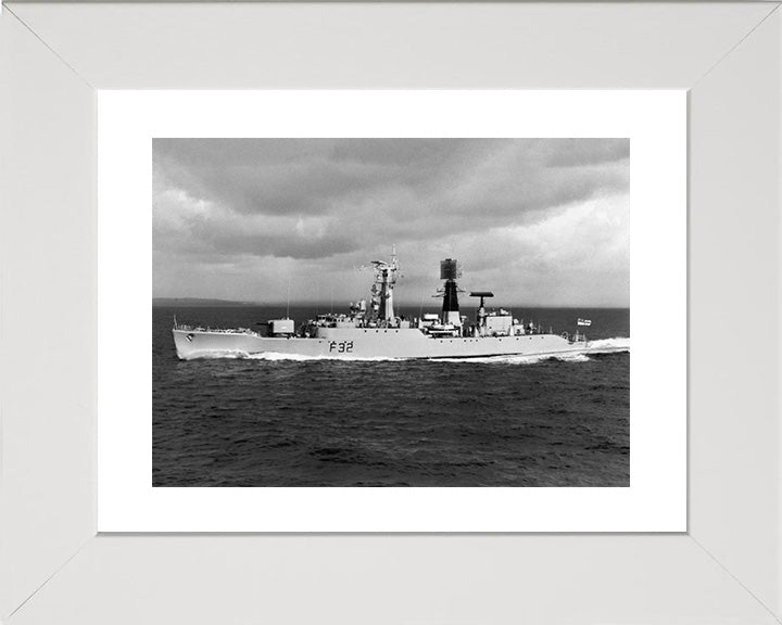 HMS Salisbury F32 Royal Navy Salisbury class Frigate Photo Print or Framed Print - Hampshire Prints