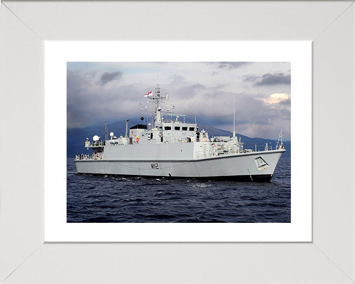 HMS Shoreham M112 Royal Navy Sandown class minehunter Photo Print or Framed Print - Hampshire Prints