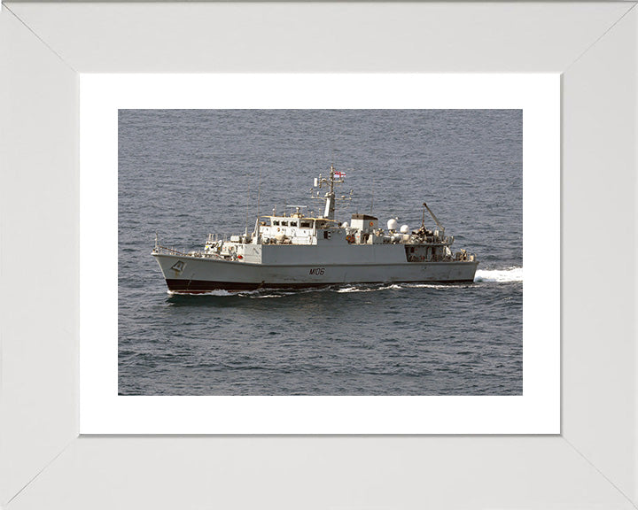 HMS Penzance M106 Royal Navy Sandown class minehunter Photo Print or Framed Print - Hampshire Prints