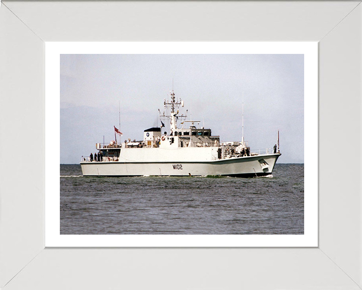 HMS Inverness M102 Royal Navy Sandown class minehunter Photo Print or Framed Print - Hampshire Prints