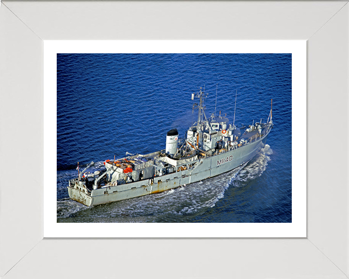 HMS Gavinton M1140 Royal Navy Ton Class Minesweeper Photo Print or Framed Print - Hampshire Prints