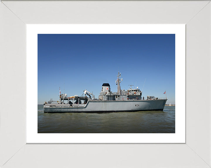 HMS Middleton M34 Royal Navy Hunt class mine countermeasures vessel Photo Print or Framed Print - Hampshire Prints