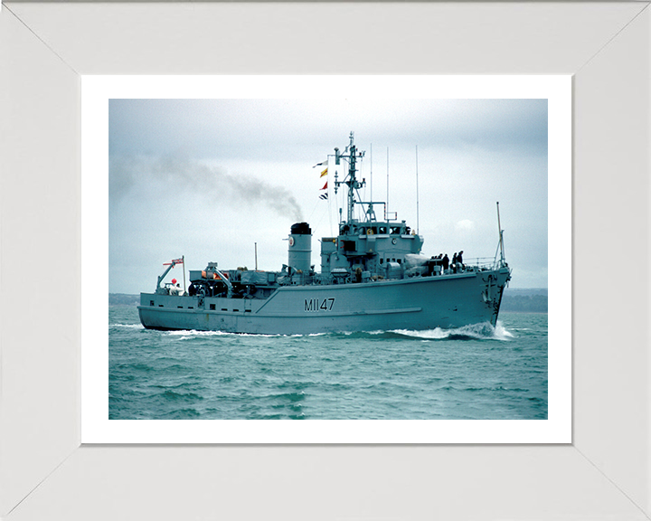 HMS Hubberston M1147 | Photo Print | Framed Print | Ton Class | Minesweeper | Royal Navy