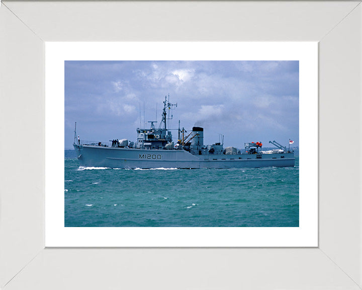 HMS Soberton M1200 Royal Navy Ton Class Minesweeper Photo Print or Framed Print - Hampshire Prints