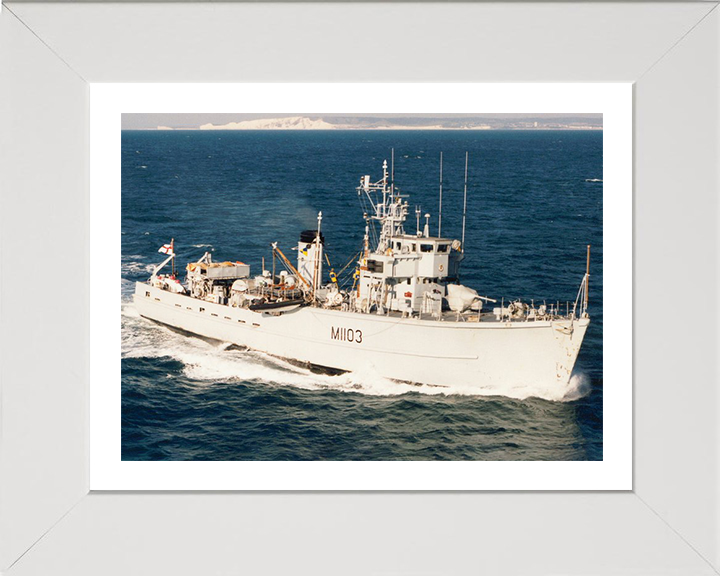 HMS Alfriston M1103 | Photo Print | Framed Print | Ton Class | Minesweeper | Royal Navy