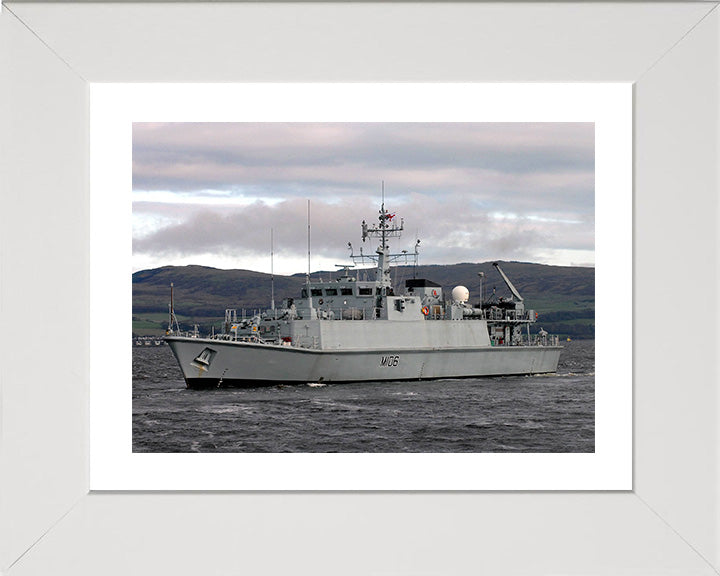 HMS Penzance M106 Royal Navy Sandown class minehunter Photo Print or Framed Print - Hampshire Prints