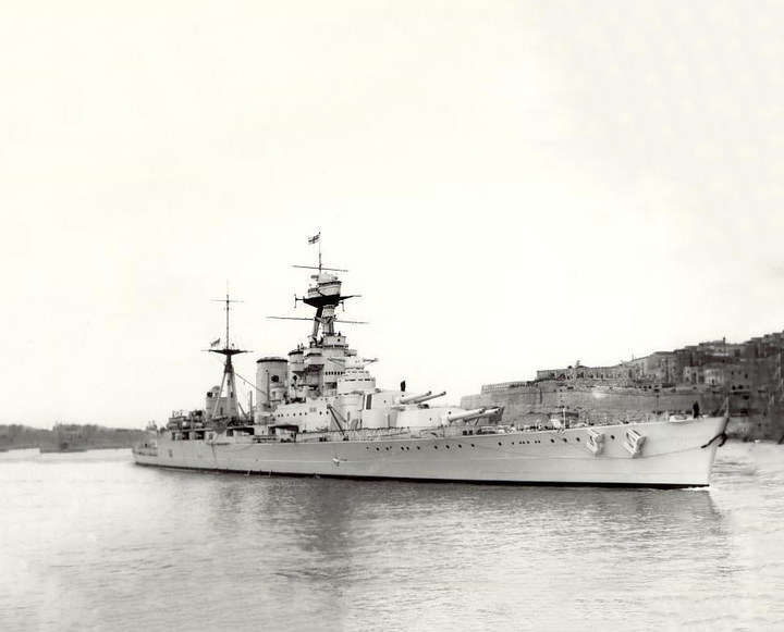 HMS Hood (51) Royal Navy Admiral class battlecruiser Photo Print or Framed Print - Hampshire Prints