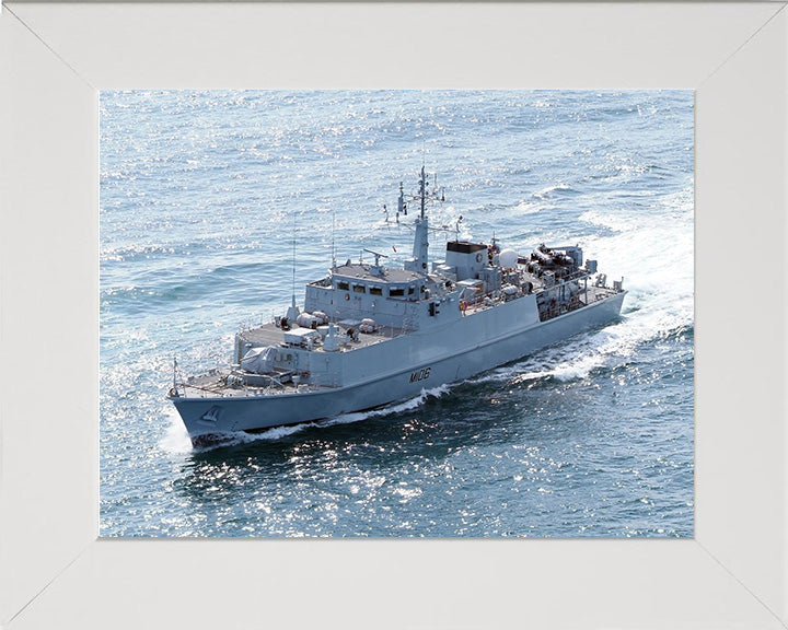 HMS Penzance M106 | Photo Print | Framed Print | Sandown Class | Minehunter | Royal Navy - Hampshire Prints